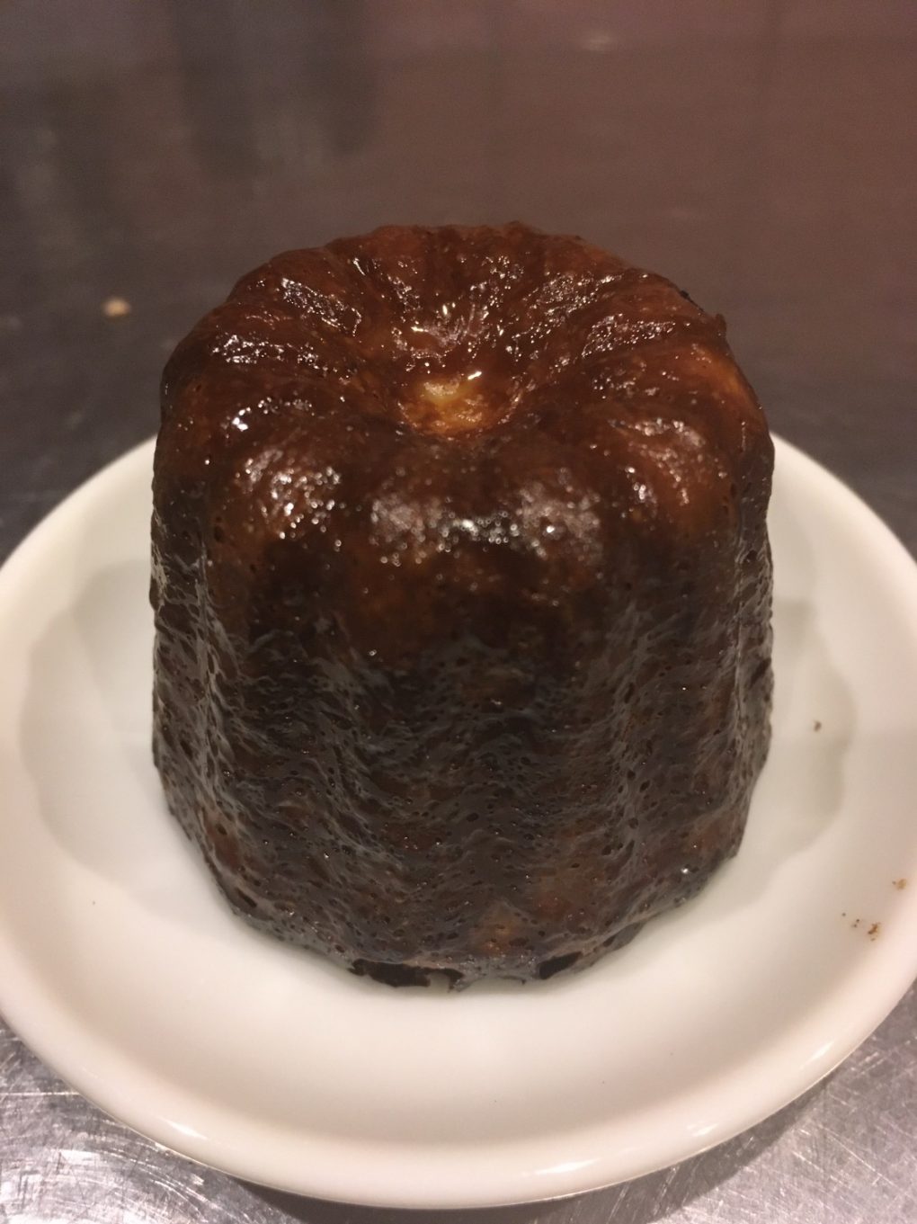 焼き立てカヌレ